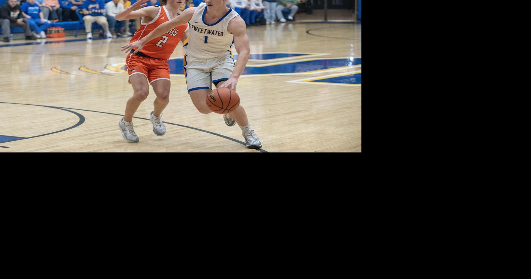 Sweetwater rally falls short in district opener | Sports ...