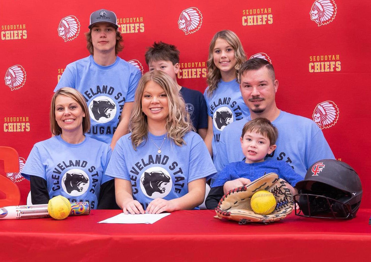 SOFTBALL: Brewer signing family