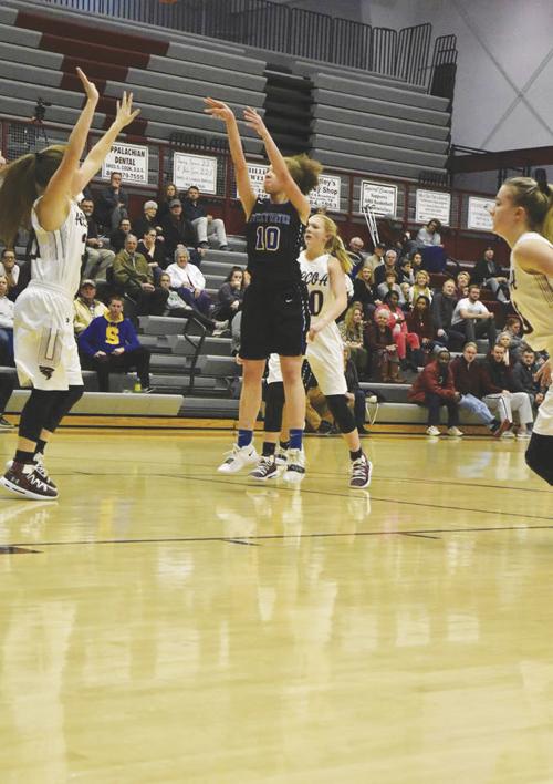 Third straight loss for Lady Cats