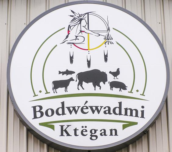 Bodwéwadmi Ktëgan Farm Store sign