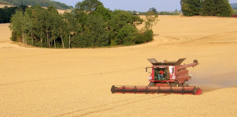 Case IH 250 Series harvest combine