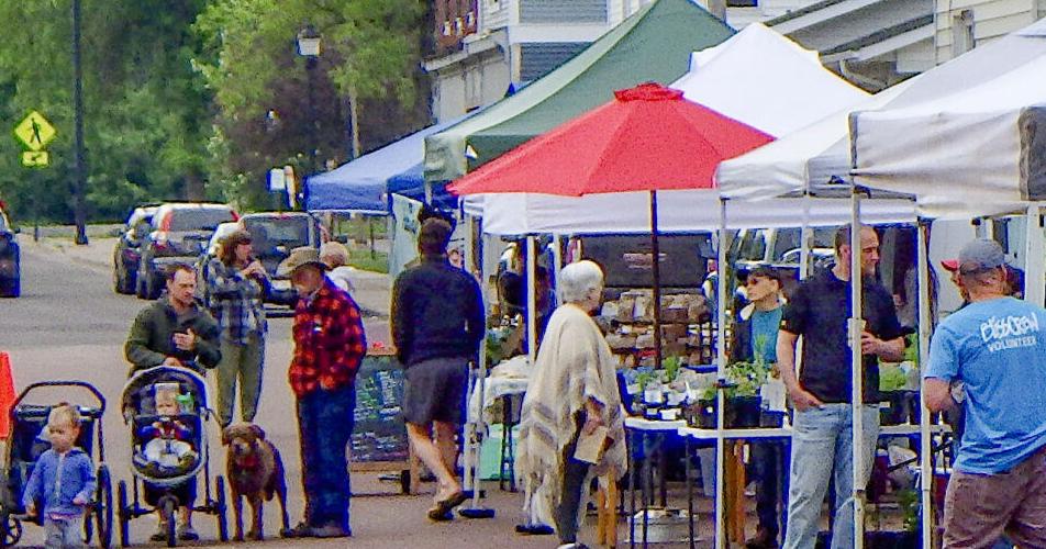 Study finds links between farmers markets, community