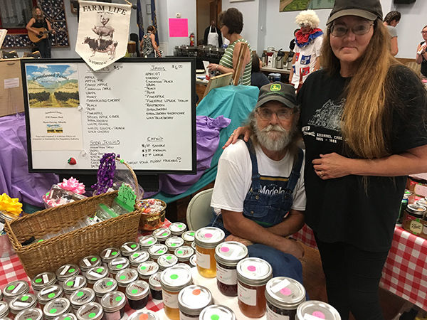 Bob and Debbie Kennel Utica Days