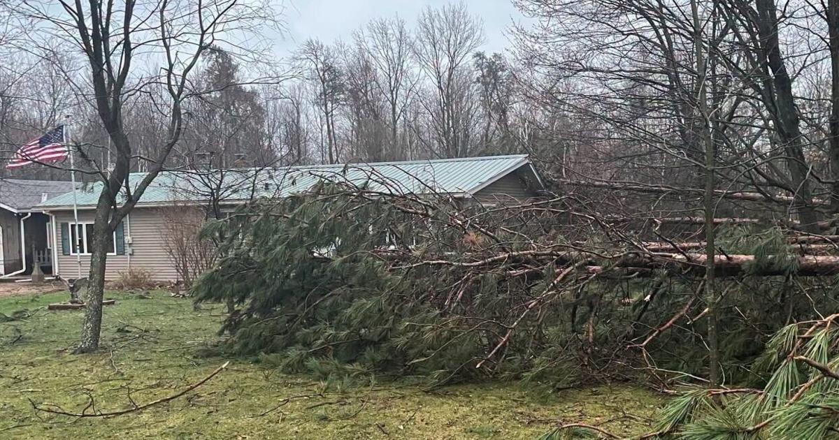 Tornadoes rip through Midwest