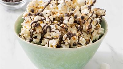 -Mint-Chocolate-Chip-Popcorn