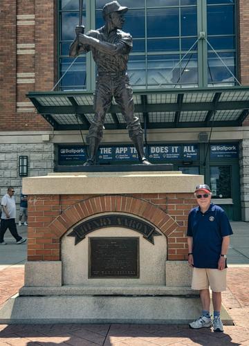 Hank Aaron statue