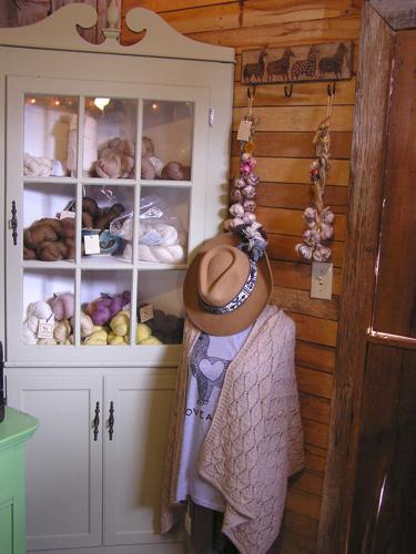 Suri Fina store