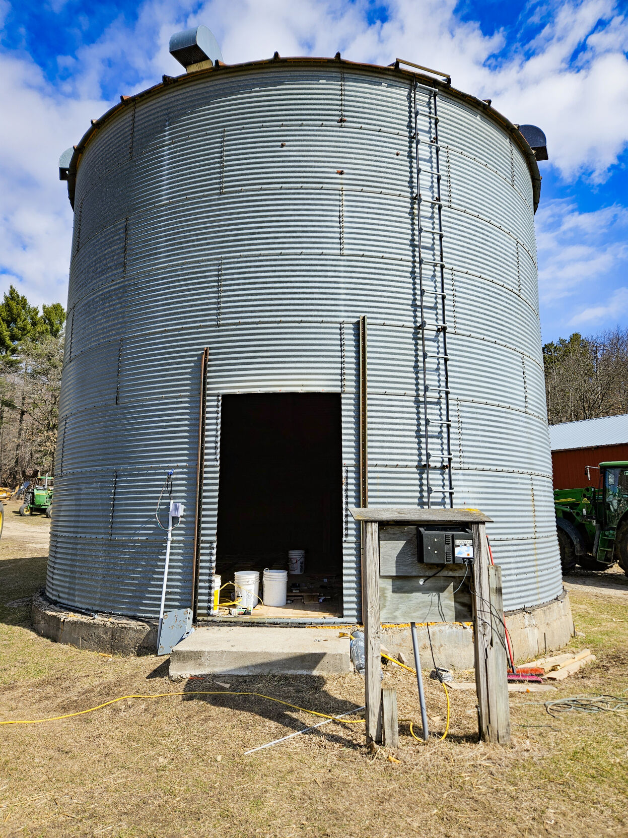 Grain bin