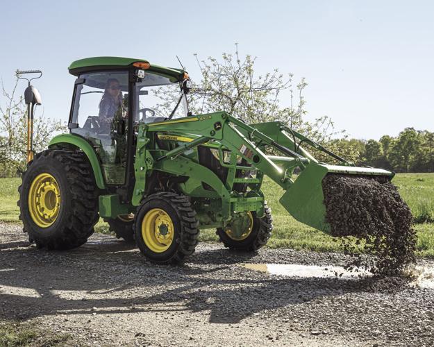 MY24 4075R Compact Utility Tractor_56649.jpg
