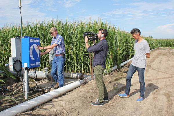 French TV station takes pulse on Midwest farm
