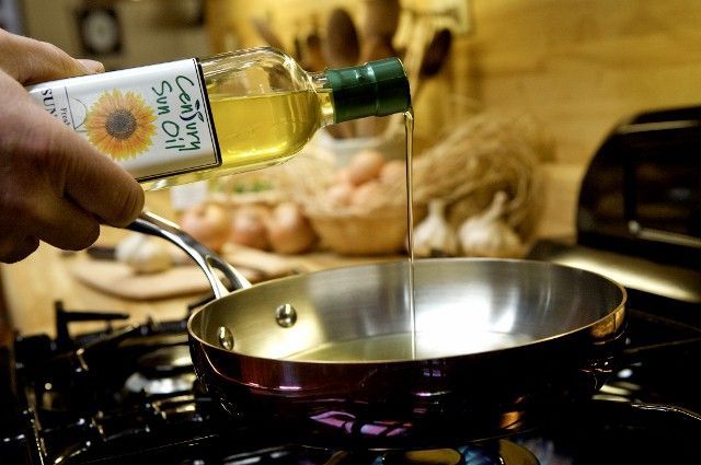 Sunflower oil poured in pan