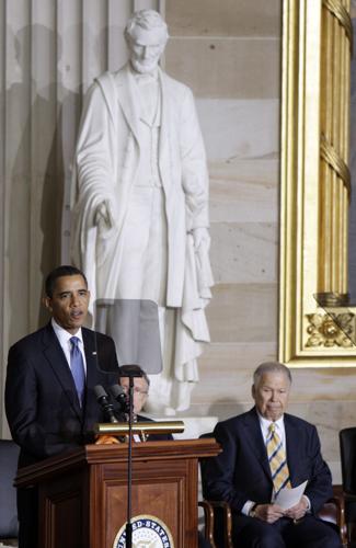Barack Obama speaks in front of the Abraham Lincoln statue sculpted by Madison native Vinnie Ream (Hoxie)