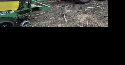 Meyers top dressing fertilizer, sending cows out - Vimarsana News