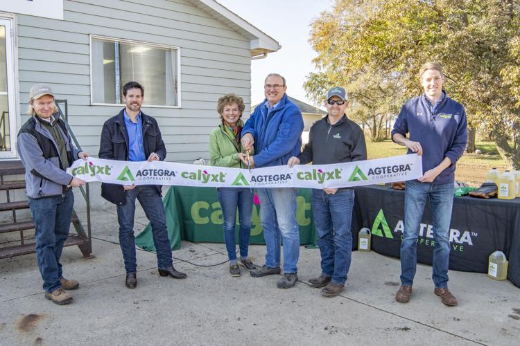 Morog ribbon cutting