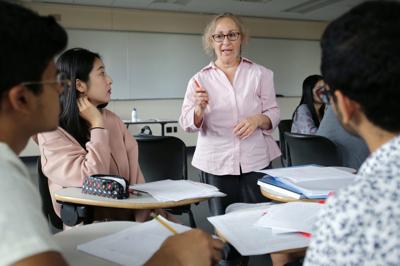 Make sure international students can stay at UW