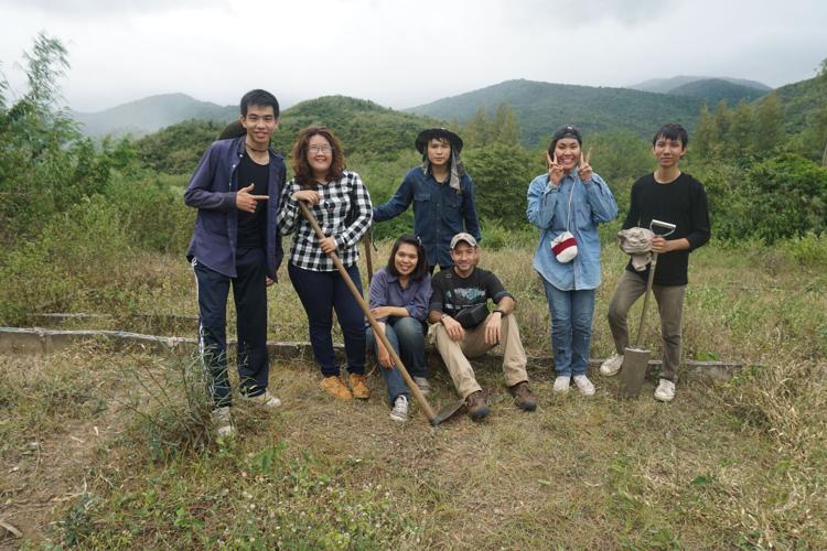 PatrickinThailandwithgroup 5.jpg