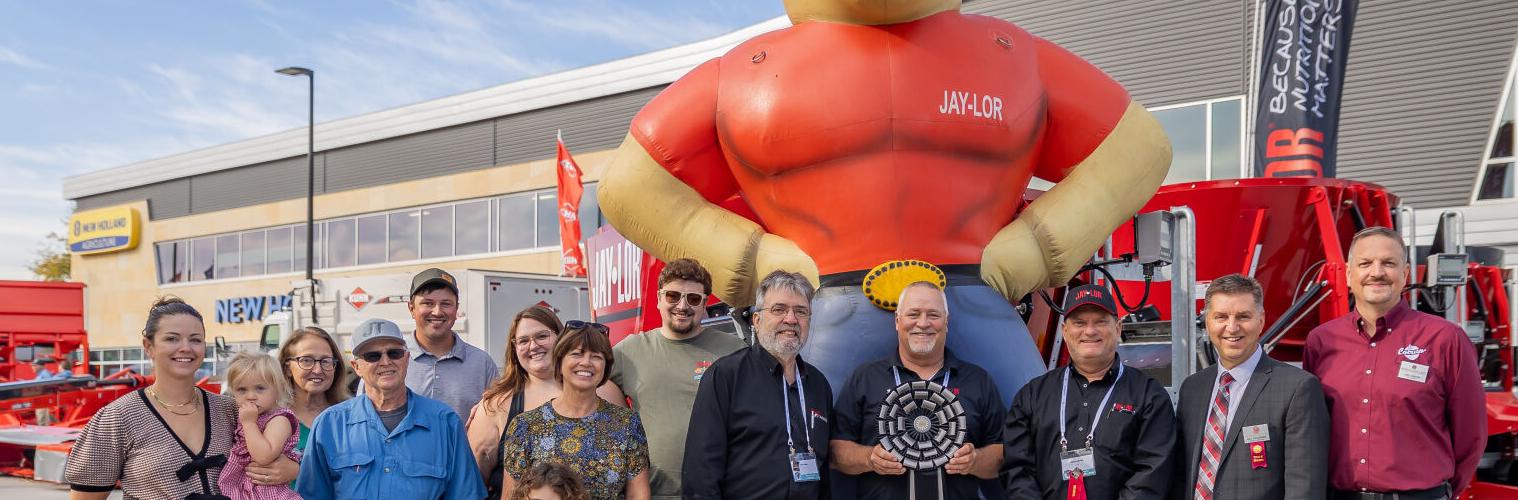 Jaylor - Outdoor Booth Award