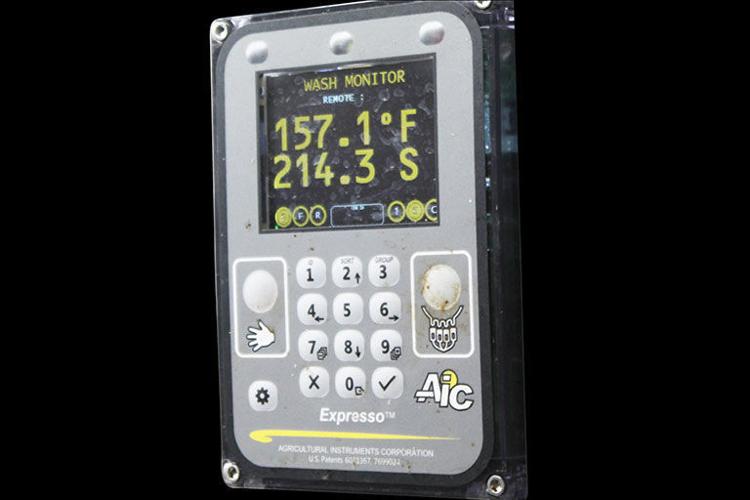 milking facility monitor