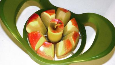Cut Apple-Wikimedia-image