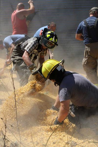 Bin-Rescue-moving-corn