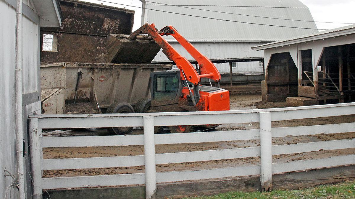 skid loader with manure