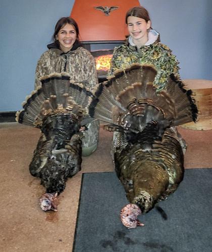 Carsyn Thiede and Kensie Keifsnider