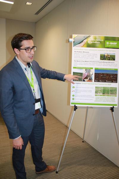 Chris Hewitt
