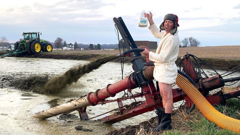 Iowa dairy farmer recreates 'Christmas Vacation' movie scene