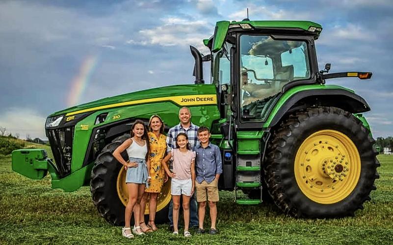 Bob and Tara Vandoske and kids