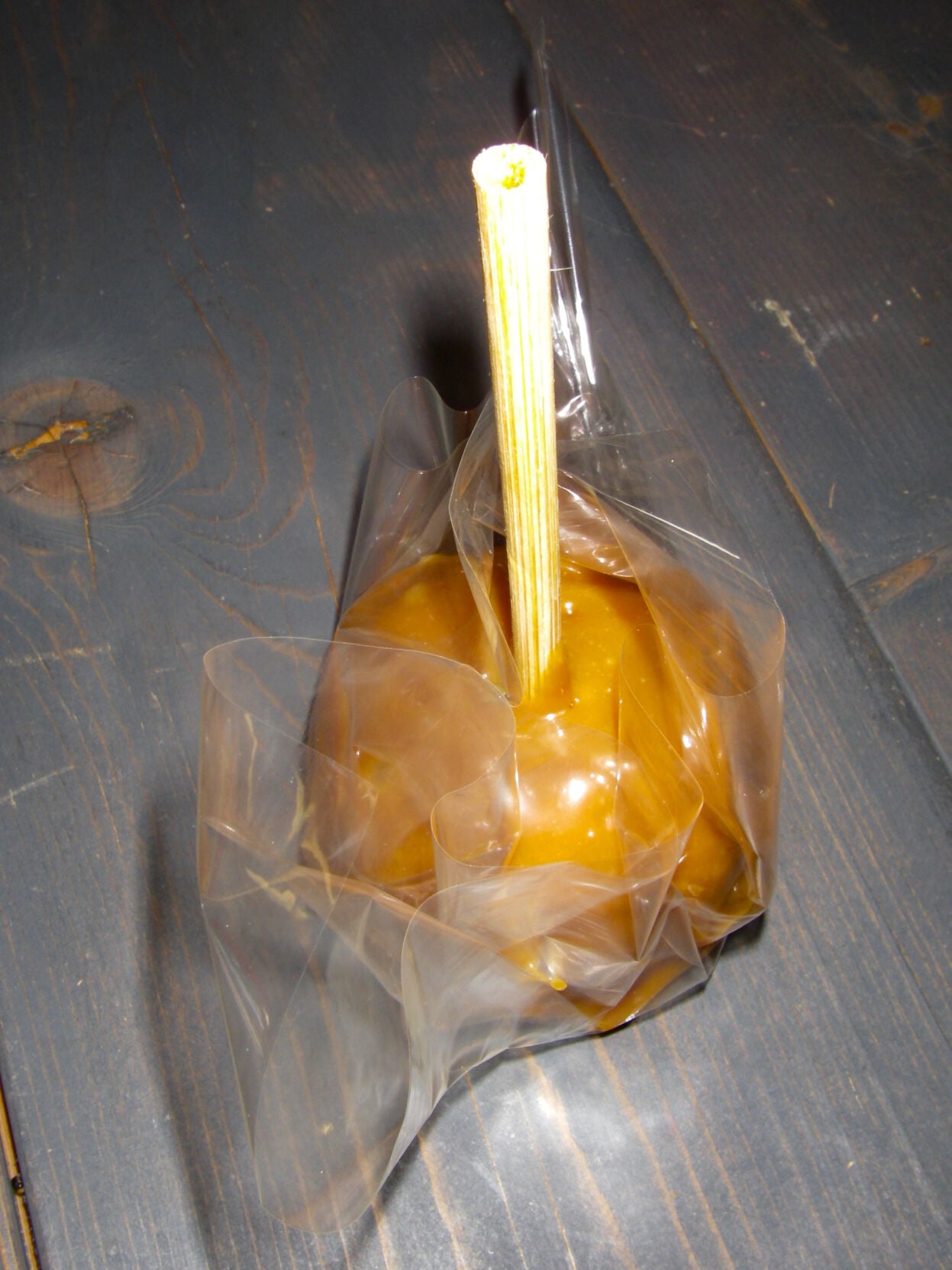 Caramel apple