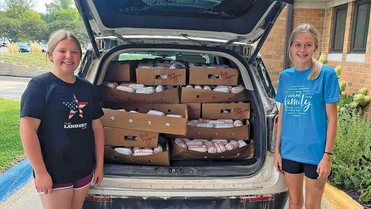 Taylor Richards and Brylee Gibson