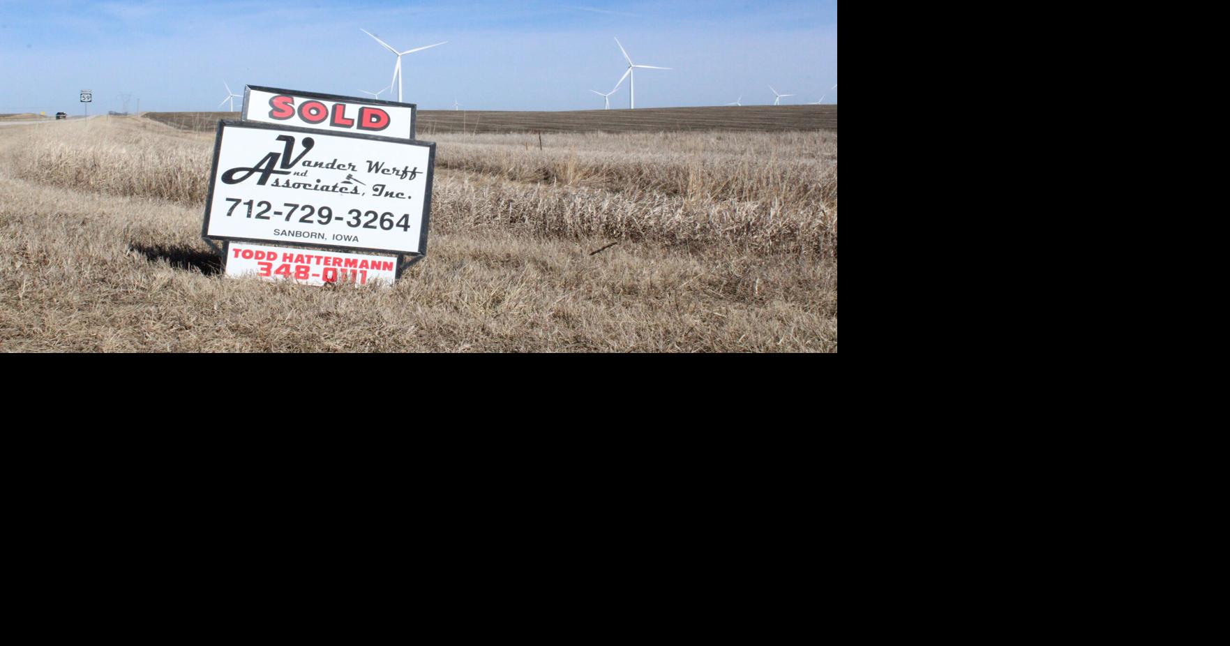 Midwest farmland values move up modestly