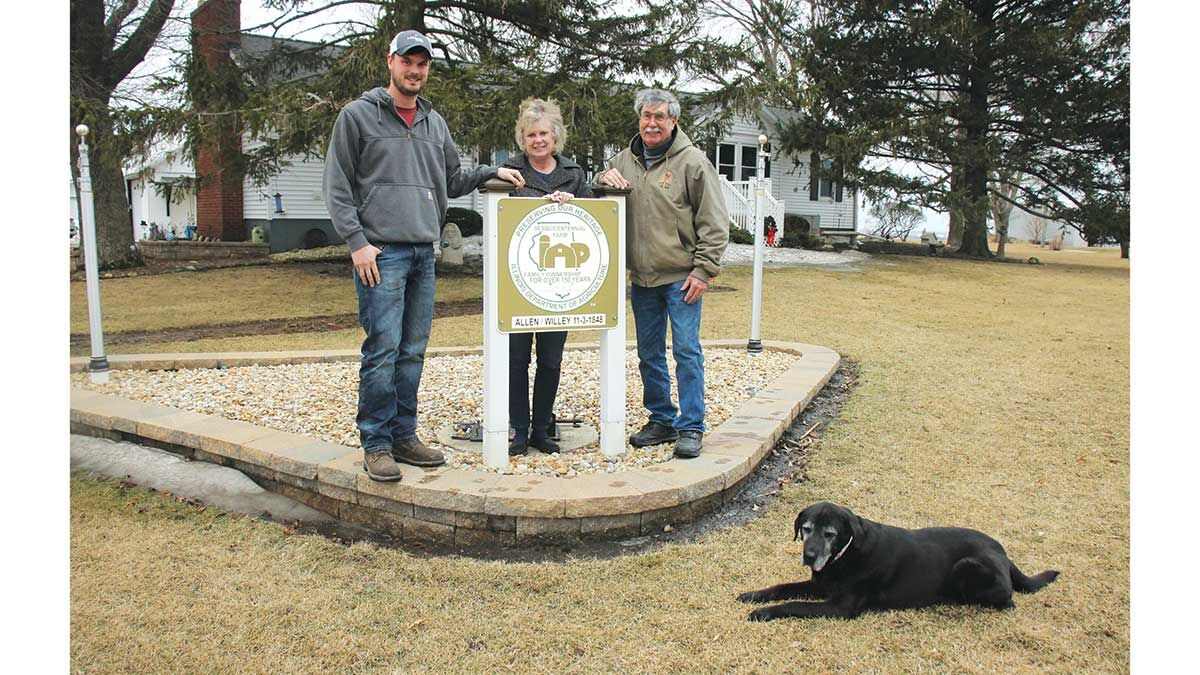 Jared Allen and his parents Linda and Jay
