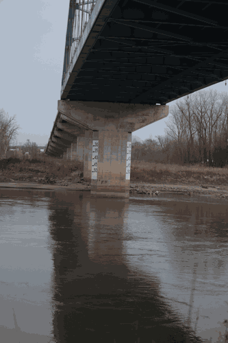 Missouri River water level gauge