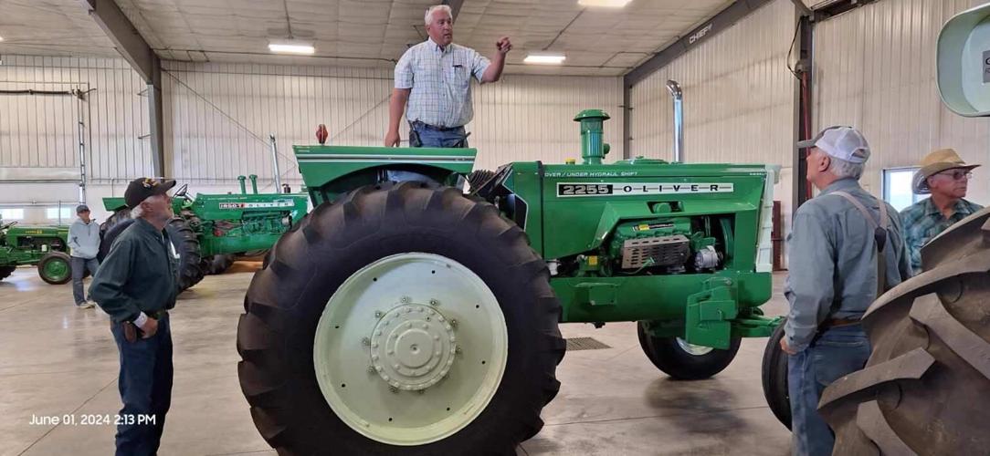 Antique tractor group 7.jpg