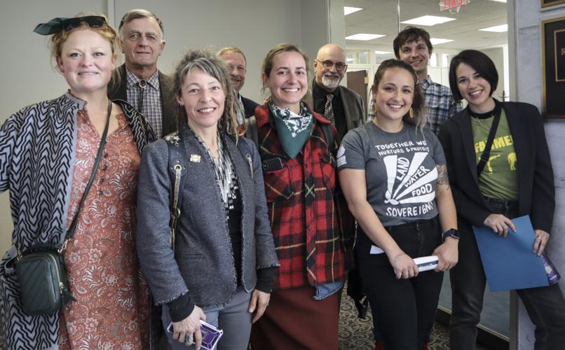 Andrea Hazzard and delegation from Illinois Stewardship Alliance at Sen. Durbin's office