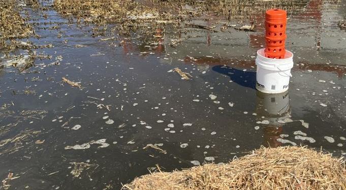 Bottomless bucket manure spill
