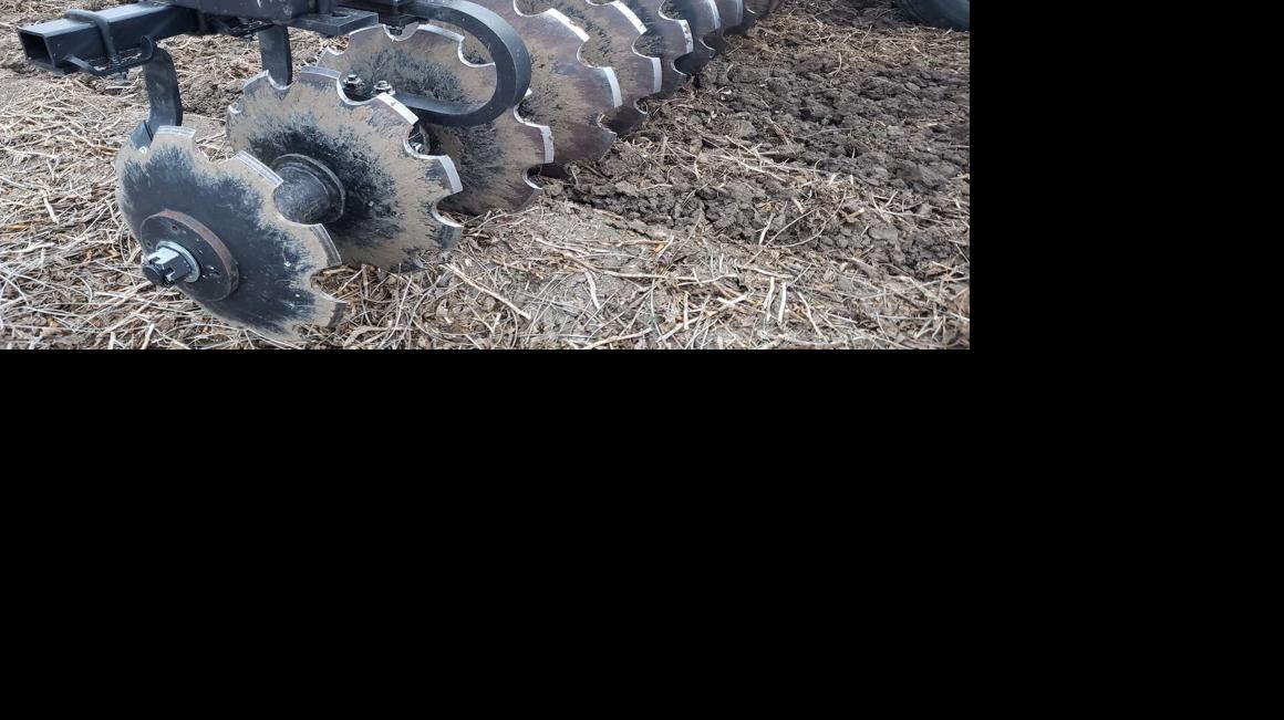 Disc tiller