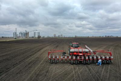 American Farmers Begin Growing Season During Coronavirus Lockdown