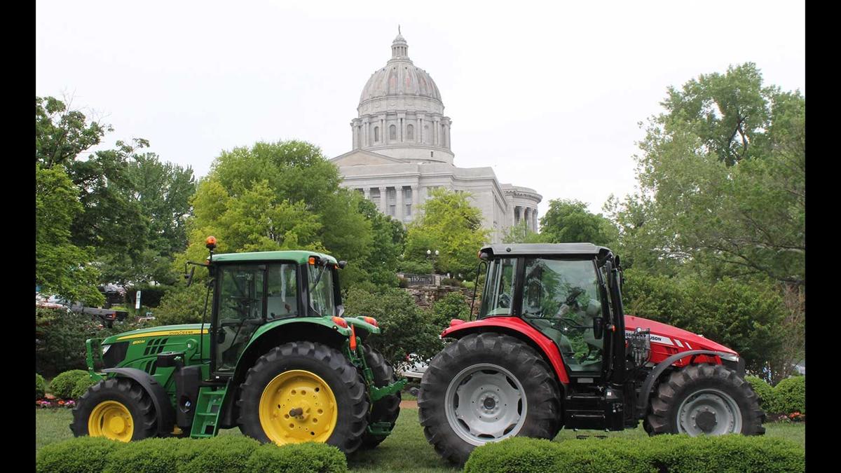 MO capitol-tractors