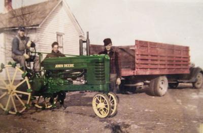 Steel wheel tractor