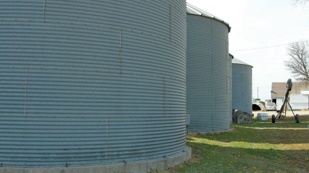 Prep grain bins, equipment for harvest