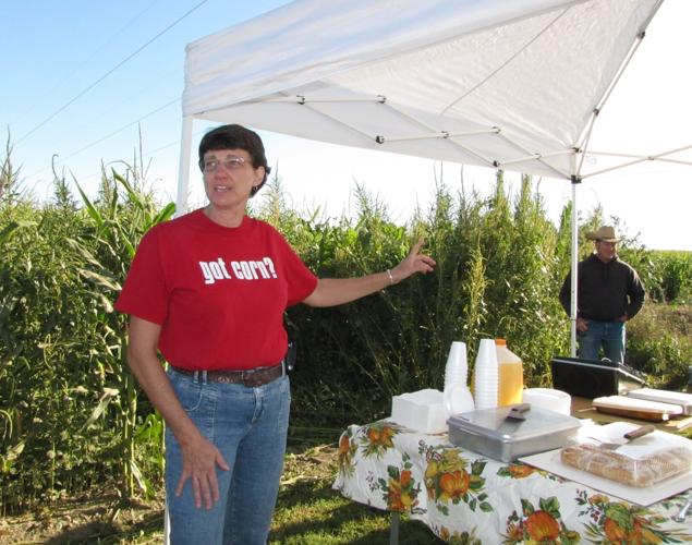 9-5-2011, NFPW pre-tour, Coffee in the Cornfield., Batie Farm1.jpg (2).JPG