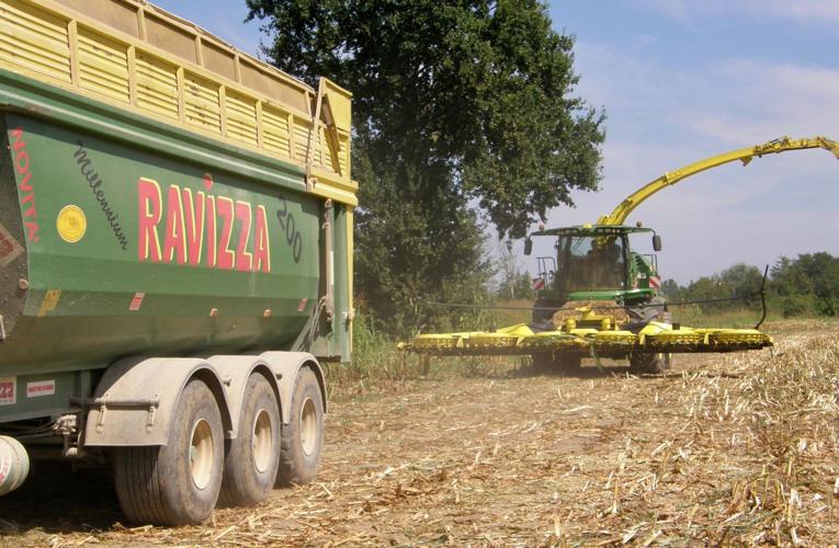 John Deere 9000 series harvester