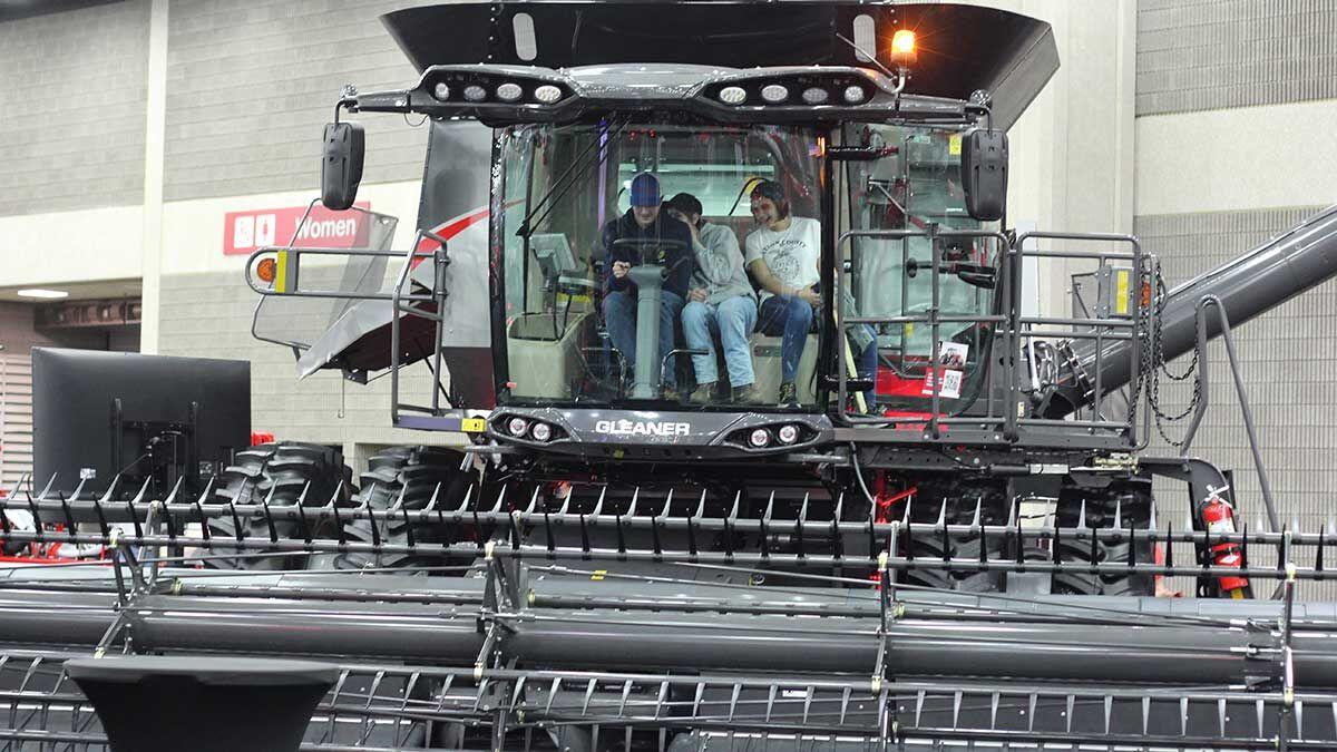 Equipment manufacturers see record demand for ag