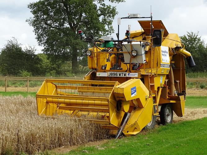 The “Hands-Free Hectare” team convert a small Iseki tractor and a 25-year-old combine harvester with a 2-metre header into autonomous robots with cameras, lasers and global-positioning systems.