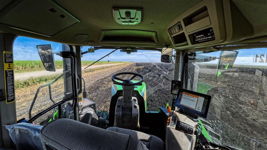 Robot tractor cab