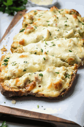 Chicken Alfredo Garlic Bread