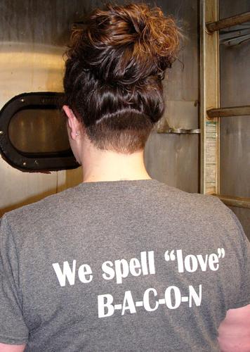 T-shirt sports slogan