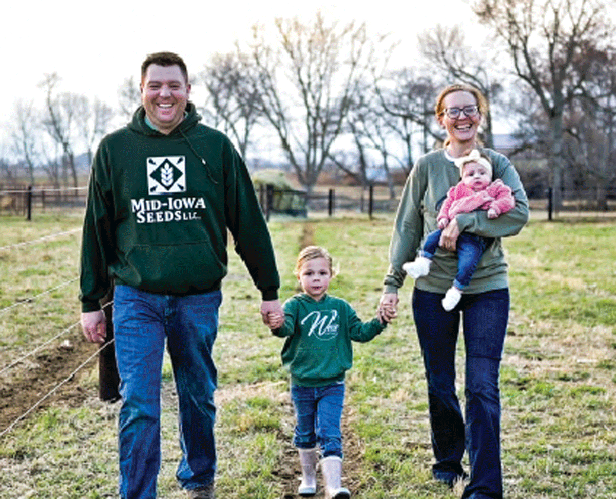 Willie and Nikki Weis with their daughters